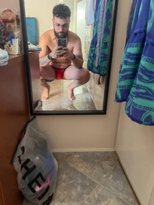 johnlou99の😅の 3枚の写真