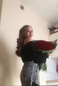 Nina_Crown Public Pic