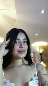 Lucy_engel Public Immagine  2