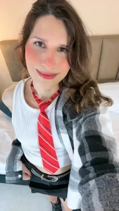 milablossom-with-pussy brunette Pic