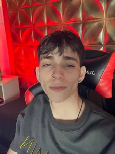 Lion_Foster01 Public Immagine  3