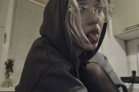 _cute_Erika_ Public 사진 4