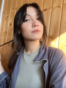 NuCrumm hello! my name is Emila Foto 2