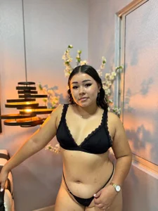 Melani_Cutee Public Pic 2