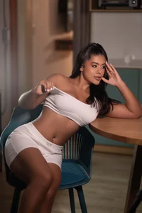 MelissaWalttonWhite Side 🤍图片 6