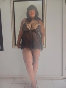 BustyMatureStepmum kullanıcısının DIFFERENT SHADES OF NICOLE albümü -  2 fotoğraf