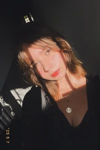 alloy_tiny Sun and eyes🌞 Bilde