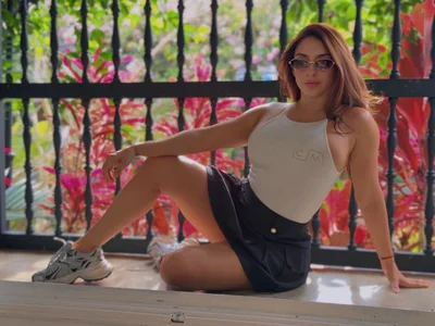 DannieSmith1 🤍Black & White🖤 slika 3