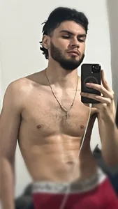 RyanMiraのpig broの 3枚の写真