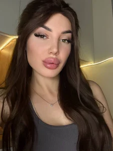 Gaaamora kiss Pic