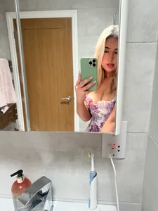 IvyRose21_X bored….. 圖片