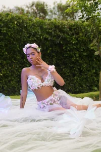 mia_roldan_ I’ll grant you a New Year’s wish🍒 Pic 3