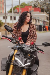 SamanthaAntolin Motorcyclist girl 🏍 Pic 9