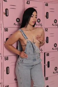 This is for you 💋 de sam_lewins  5 photos