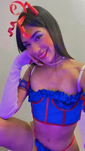 Sassy--Girl Would you bite the apple for me? Immagine  7