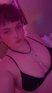 MollyStonez4200 Public Pic 4
