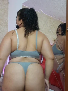 MelannieSimons ass Pic 3