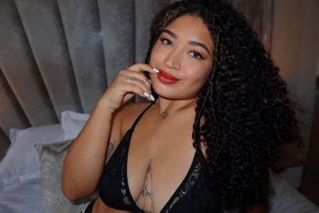 avaa_grace in my petite room Pic