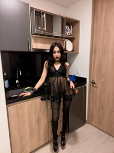 vampy_dolll cooking sexy  5টি ছবি