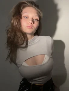 HolliBillig At Home Poză 5