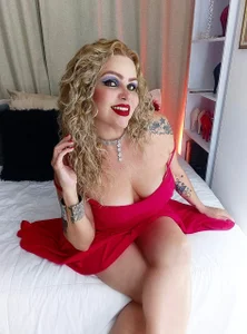 Anna_Richie Public Pic 3