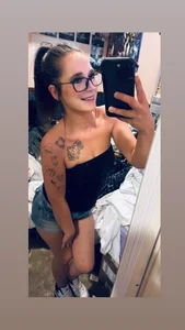 yourfavgirlduh Public slika 4