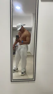 Zack_Miller24 A little skin 👅 Foto