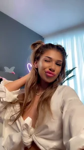 AbigailVelour Public Pic 6