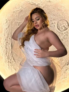 SamanthaKlein_のThe Goddess of Olympusの 3枚の写真