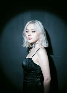 AlyshaVence Me Kuva 4