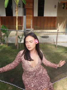 TifannyValentine Public Pic 2