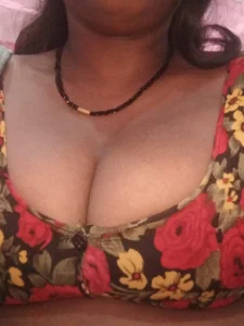 Mnisha6619 Public Pic 2