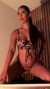ArianaDumont 👄 Sensual 👄 Pic 4