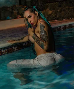 White and wet!🤍 de Mydreams69  4 Imagens