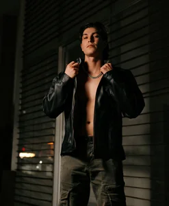 Karimferrer “You're that kind of feeling that cannot be explained… it is crossed.” 👑 รูป  7