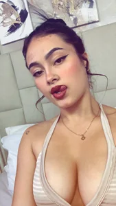 Jaslyn__Smith Happy Start of the Week Love 💄🌈 Foto 2