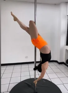 POLE LOVE od sophie_pazz  snímek