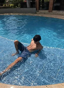 JamesDreams In the pool Foto 2