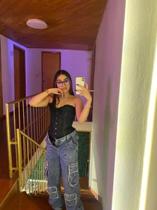 Karina16_pink Public Pic 5