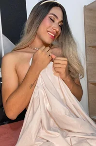 NicoletBlossom 💦 Hot and ready... Bilde 3