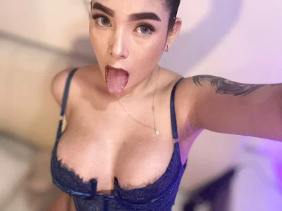 Amy_ruizz Sweet, submissive, and so provocative… will you make me yours today? 👅💙🍒🙈 Immagine  3