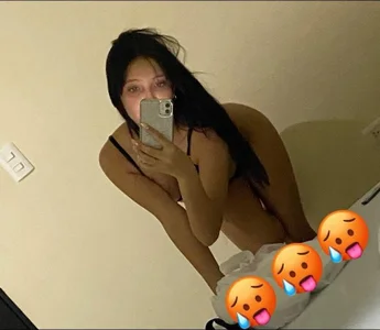 Threesome-no-mercy Nahomi and Alejandro Pic