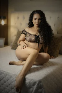 vivi_ruby empowered goddess Foto 3