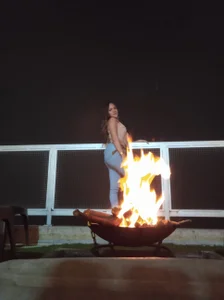 debora_scoot beautiful day Pic 2