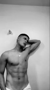 Nick_Jackson_ Public зображення 3