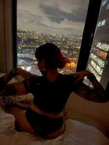 Sarah-Stoner Through the window<3 Billede 6