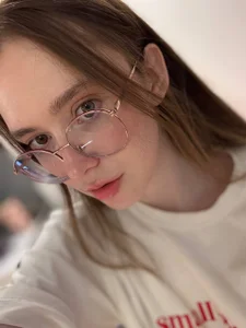 Honeylure Public Pic 2