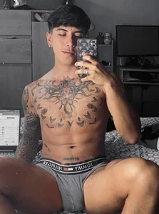 Nickhot0609 Me 사진 2