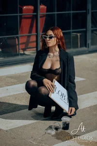 Soft Confidence de TaniaSmith1  2 Imagens