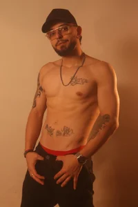 Axel_Sttonのsexy latinoの 3枚の写真